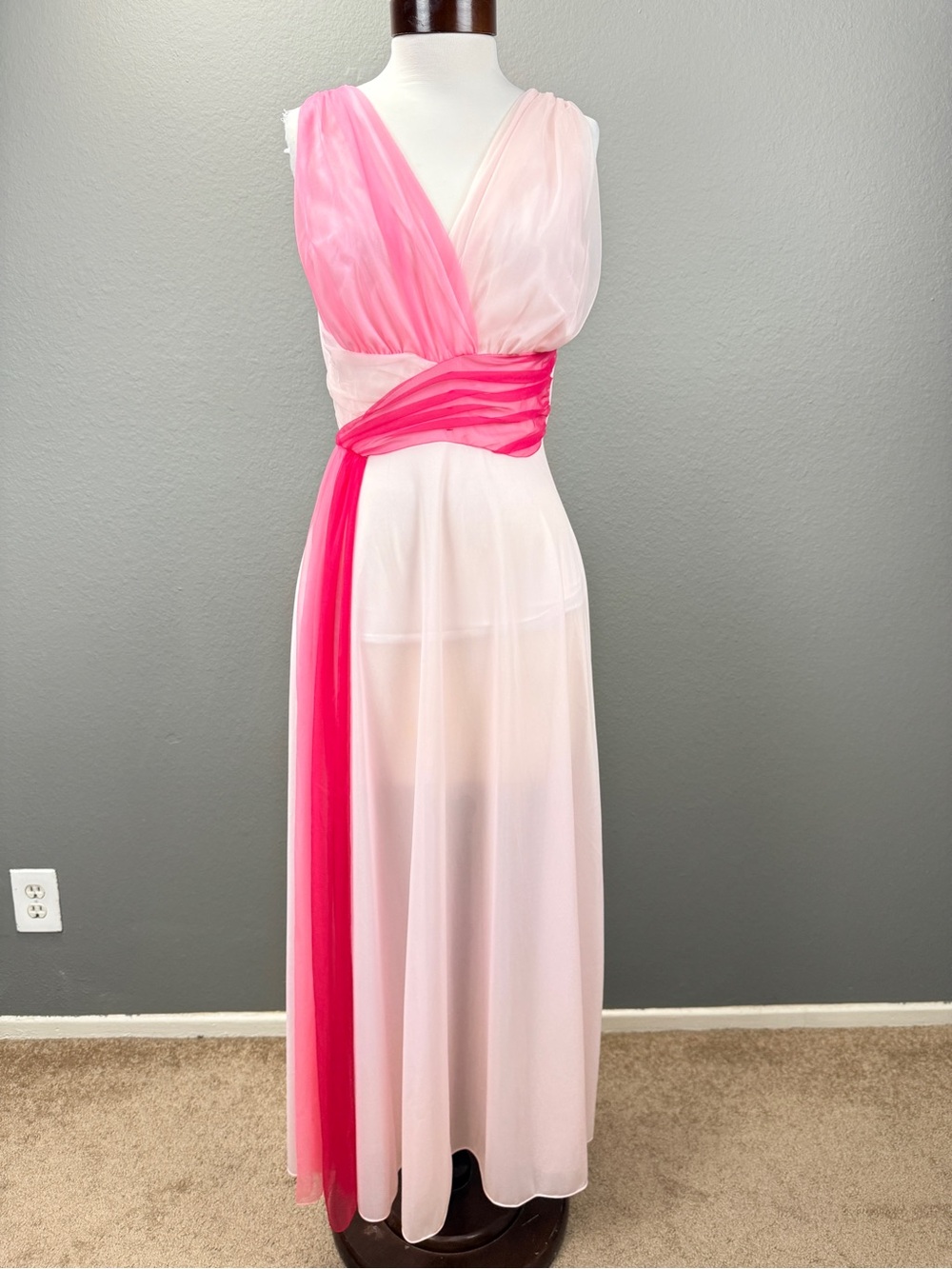 Rare Vintage 1950's Van Raalte Myth Nightgown Grecian Pink Colorblock Sz 34 USA